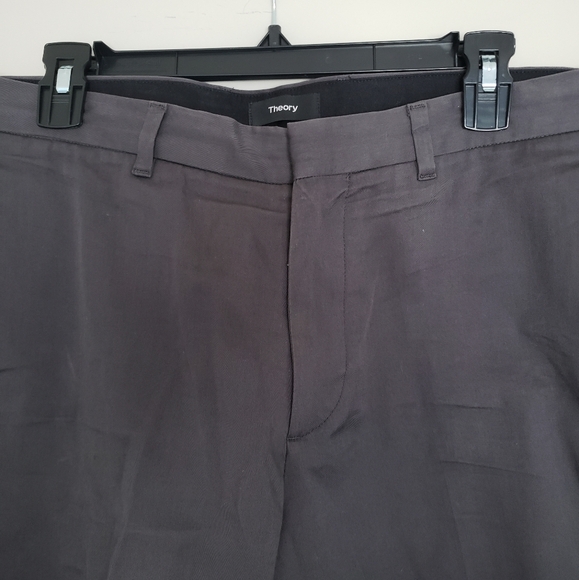 Theory Beck pp solid twill shorts in grey mens size 33 - Picture 6 of 14